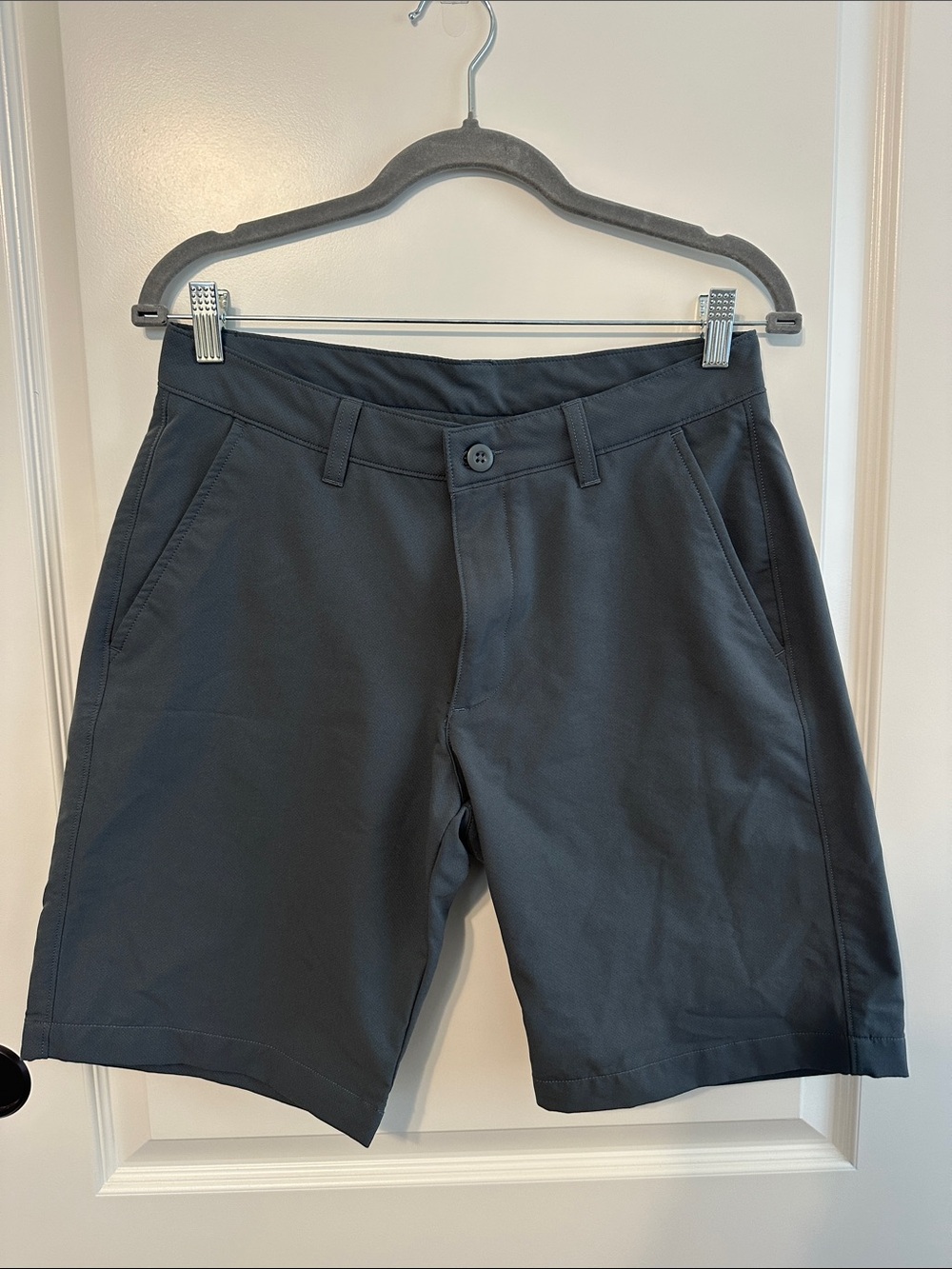 Under Armour Men's Flat-Front Charcoal Performance Shorts